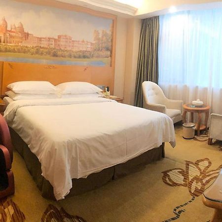 Vienna International Hotel Puning International Commodity City Kültér fotó